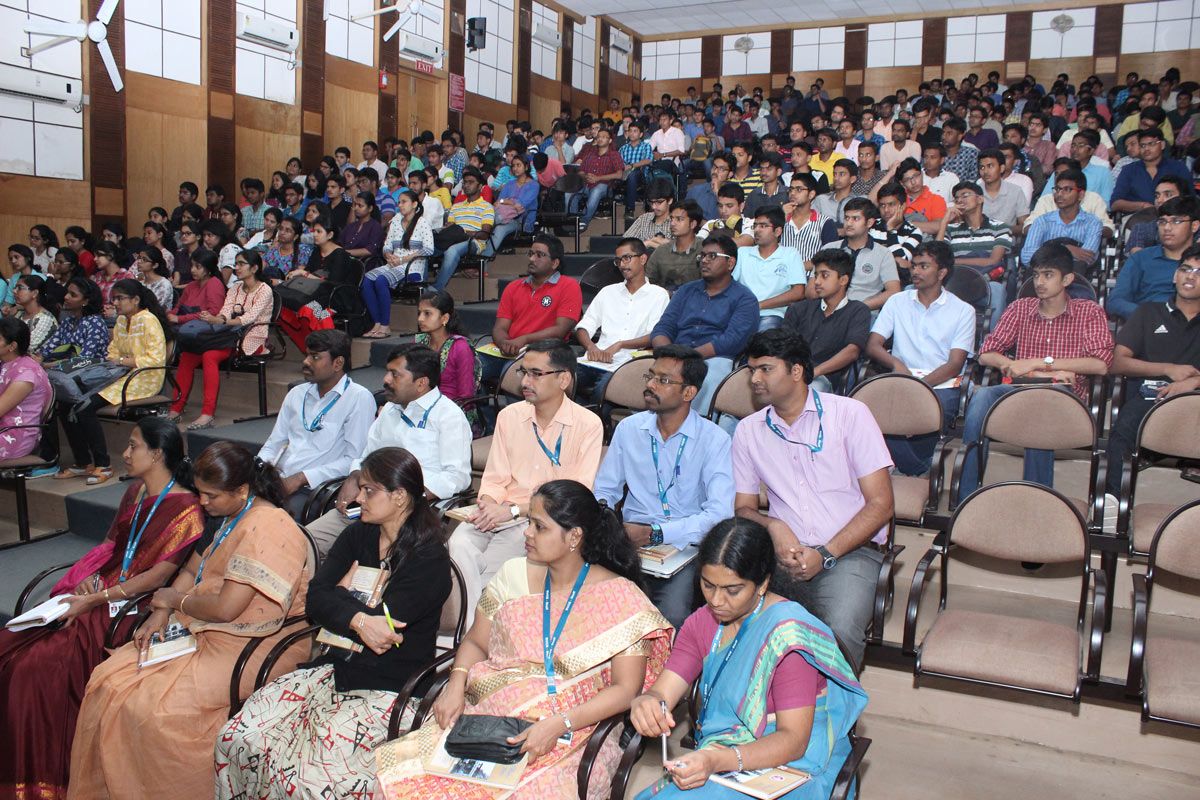Hundreds of students sit in a lecture hall at R V C E’s MATLAB orientation.